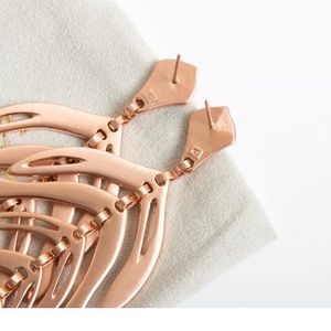 Kendra Scott Jewelry - Kendra Scott Lotus earrings Kendra Scott Jewelry - Kendra Scott Lotus earrings